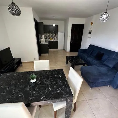 Comfy 2-bedrooms Flats Next By Grand Pasha And Lords Kyrenia Kerínia